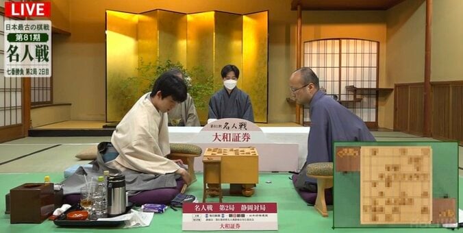 渡辺明名人VS藤井聡太竜王 注目の第2局 形勢は互角のまま夜戦へ／将棋・名人戦七番勝負 1枚目