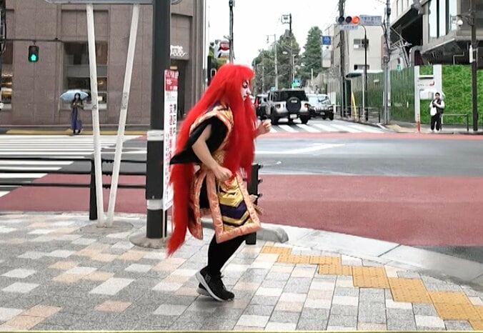 【写真・画像】五輪メダリスト、衝撃のビジュアルで登場し「髪の毛赤だー！」驚きの声　1枚目