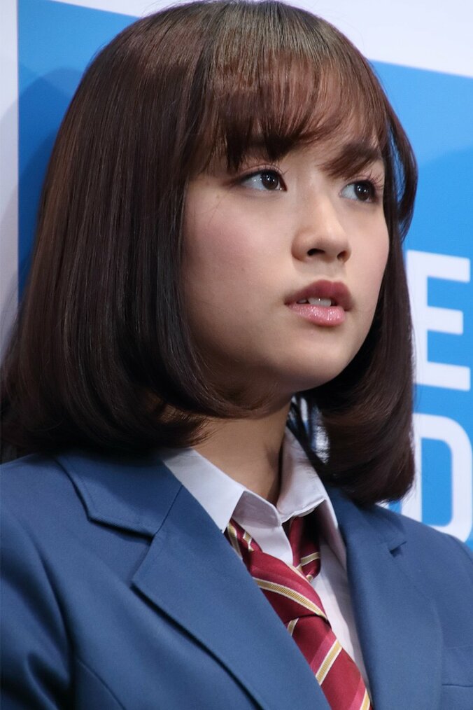 制服姿に大原櫻子「現役のすずちゃんの横に並ぶと不安」 5枚目