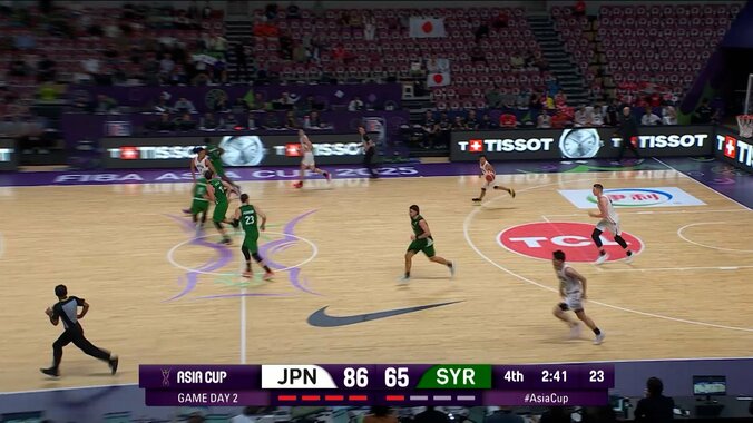 天才かよ！ 富樫勇樹の“神業パス”が「やっぱ別格」「うますぎ」空間を支配した完璧アシストの瞬間【バスケ日本代表】 3枚目