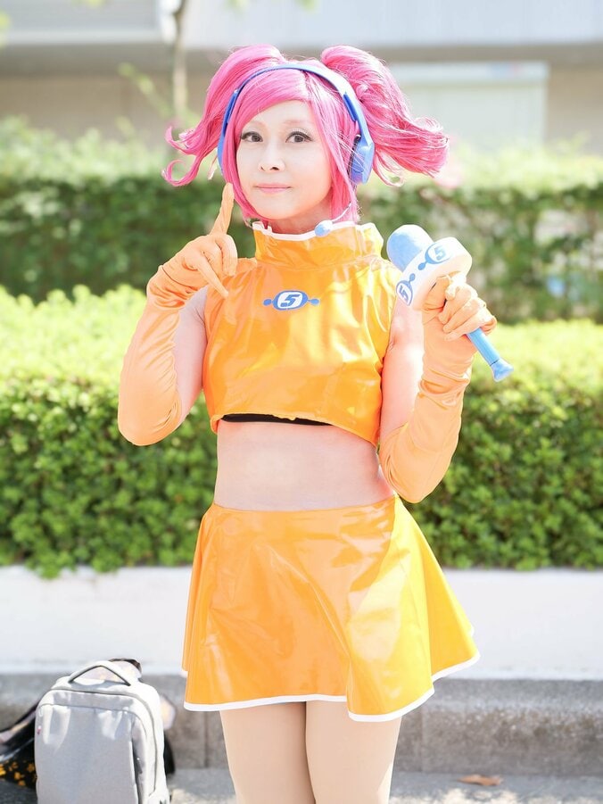 [Photos/Images] Space Channel 5's Ulala Cosplay: Handmade Costume & Props Recreate the Vibrant Cosmos! 4th