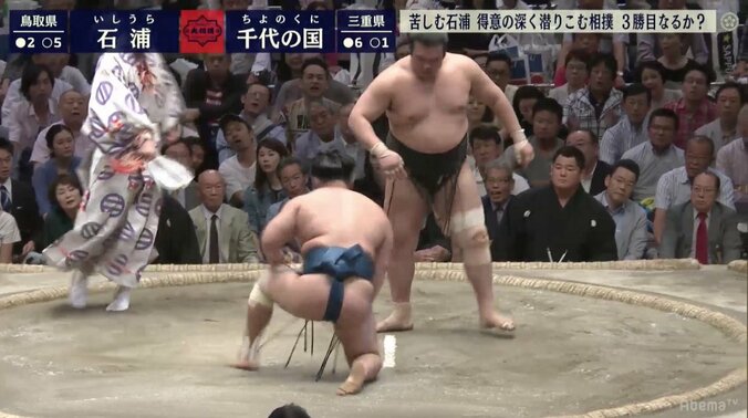 “伊賀者”千代の国、小兵・石浦に慌てず快勝　7勝1敗と勝ち越し目前 1枚目