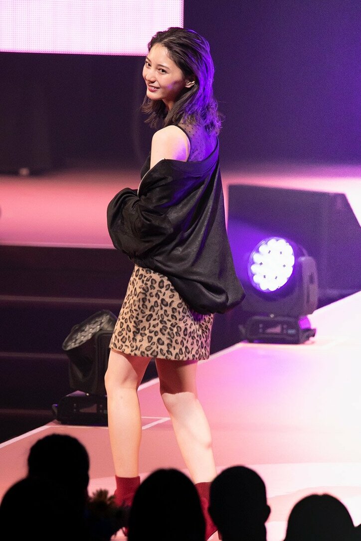 けやき坂46小坂菜緒がクールさとフレッシュさで客席魅了、BGMは『二人セゾン』