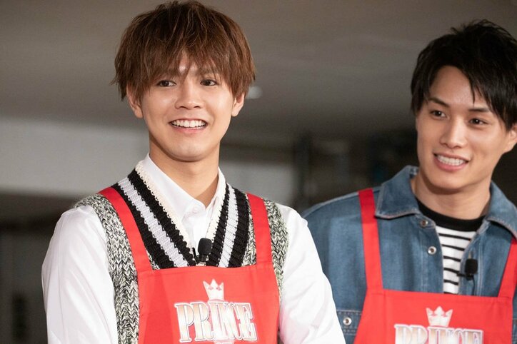 片寄涼太が“もこみち流”のクッキングを披露! 「一度やってみたかった」