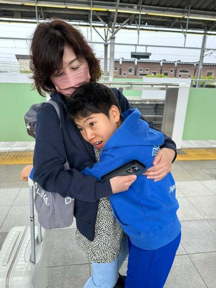  野田聖子氏、息子が初めて両親の付き添いなしで宿泊に成功「校外学習で長野県にて」 