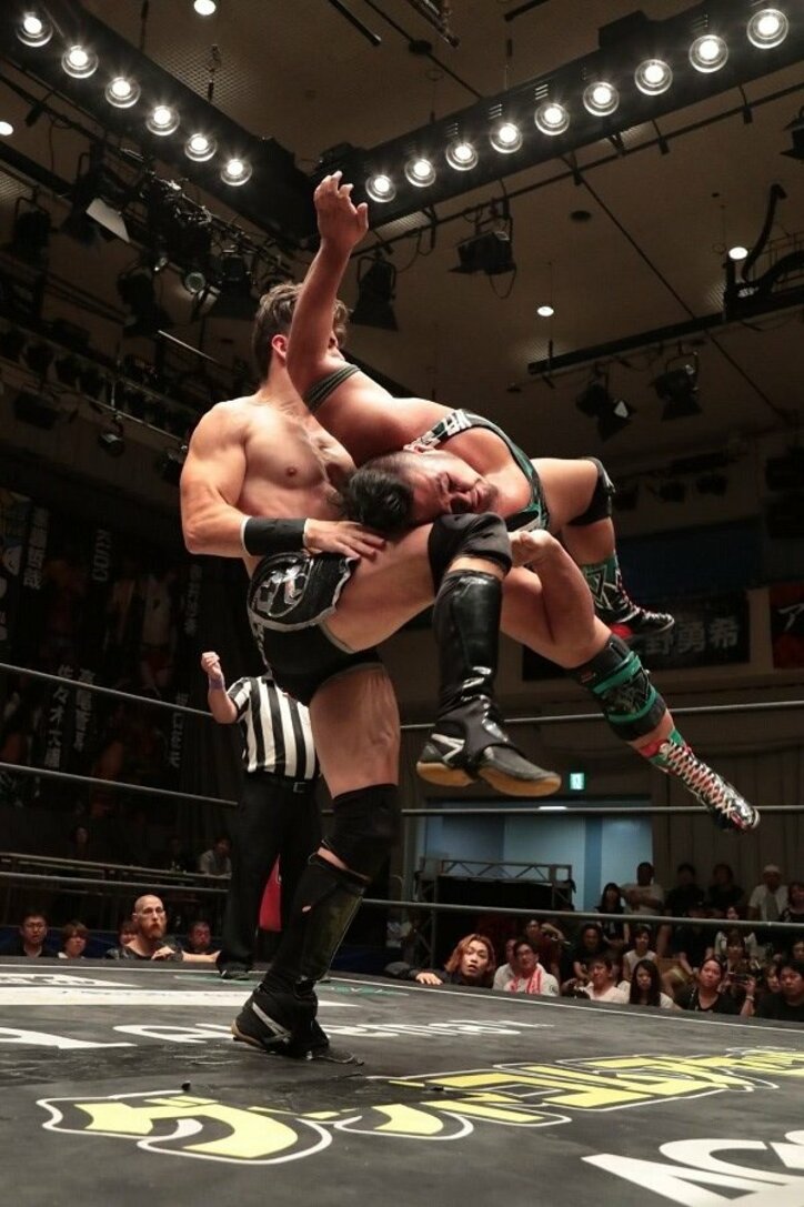 “反逆者で裏切り者”のDDT王者・入江茂弘、1大会で2連続防衛！次の舞台は世界へ