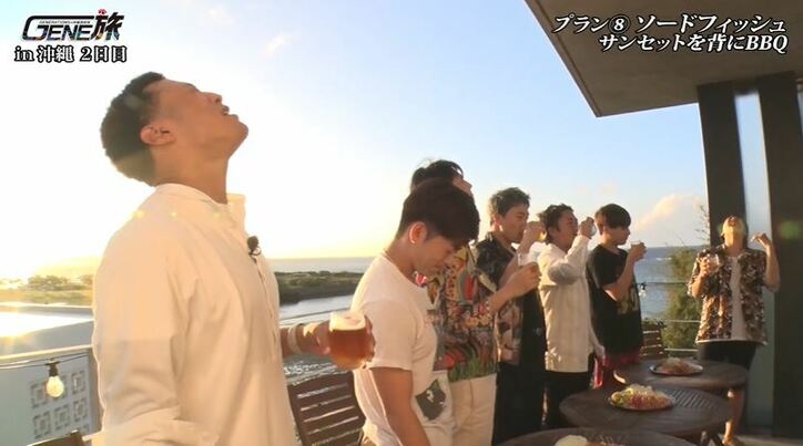 GENERATIONSメンバーの沖縄旅みどころ公開、幸運の白蛇との記念撮影や青の洞窟の景色に感動