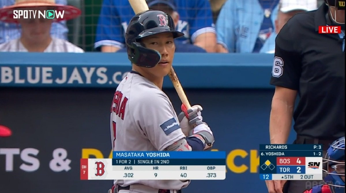 吉田正尚、2試合連続29度目マルチで打率.305に上昇 164キロ死球に悶絶もプレー続行 菊池雄星は5失点KOで3敗目 野球