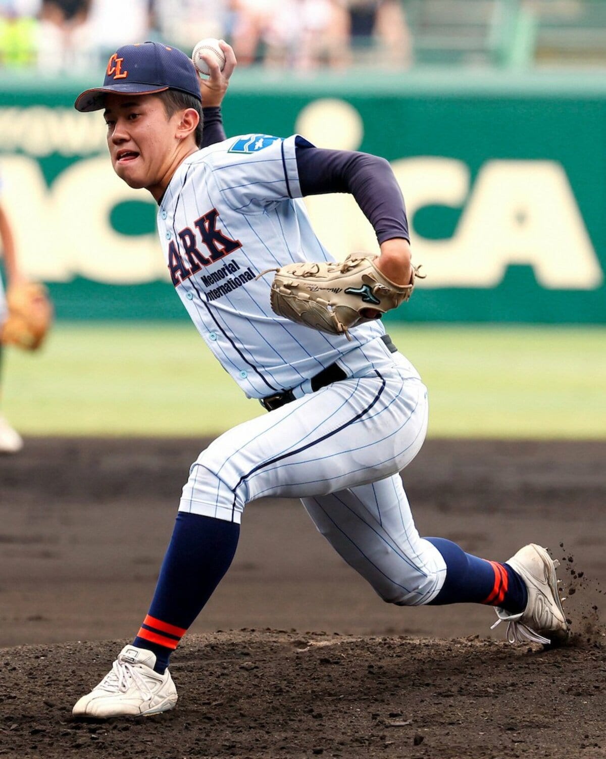 甲子園が騒然！どこから投げてくるのか分からない… バッターを混乱