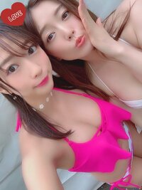 大貫彩香『プールで皆なと❤︎』