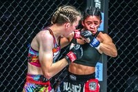 “笑いながら殴る女”こと長身美女ファイターに戦慄「恐ろしい18歳」「進撃の巨人」「女子版セーム・シュルト」ファンも放送席も騒然