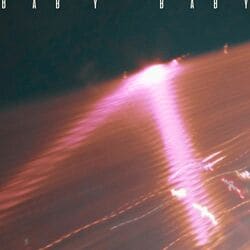 シンガーソングライターHannah Warmが、Soul／Funkバンド Q.A.S.B. のシンガー a.yu.mi.を迎えたコラボレーションシングル『Baby baby』を配信リリース。