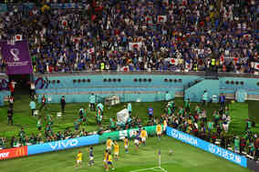 【W杯】ドイツ撃破の熱狂、お祭り騒ぎの渋谷スクランブル交差点に元英代表FWも反応「素晴らしい光景」