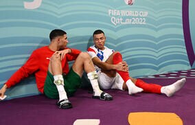 「これぞ友情だ」「ベストなコンビ」カタールW杯準決勝で対戦したムバッペ＆ハキミの親友同士が笑顔で再会