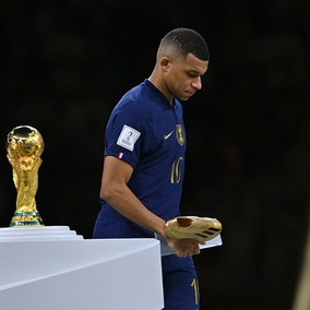 「傷に塩を塗る」エムバペへの大ブーイング…。アルゼンチン・サポーターの蛮行に心が痛んだ