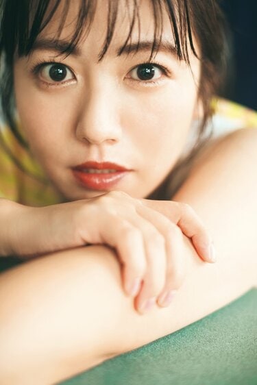 新規カット公開 磯山さやかデビュー25周年写真集『余韻』が重版決定