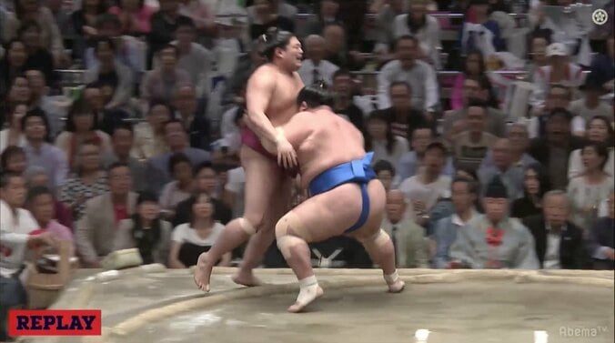 元大関でも強いんです！　琴奨菊が売り出し中・阿炎に快勝 1枚目