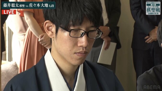 佐々木大地七段「ストレートは回避できました」 藤井聡太棋聖を破りタイトル戦初勝利にファン歓喜「大地すげえええ」「これは師匠からボーナス」／将棋・棋聖戦五番勝負第2局 1枚目