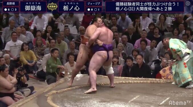 会心、栃ノ心！御嶽海に完勝で大関復帰にあと1勝　三保ヶ関親方「左上手を取られると相手は浮き上がる」 1枚目