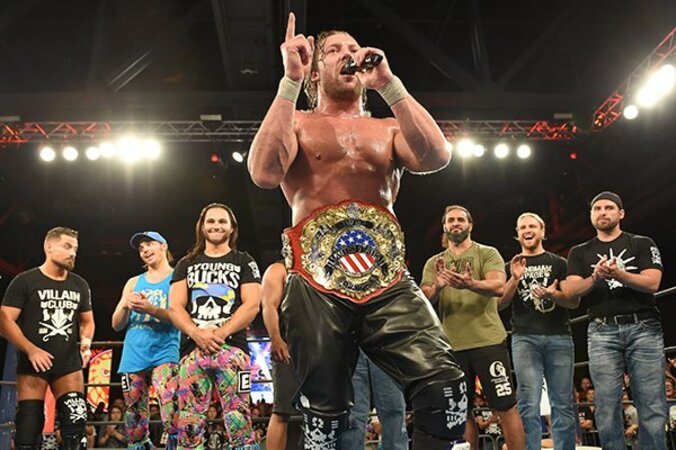 ケニー・オメガ、初代IWGP USヘビー級王者戴冠　WWEにも存在するUS王座の歴史 1枚目