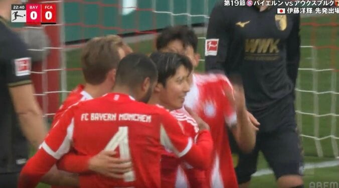 スタジアム騒然！ 伊藤洋輝、衝撃の“豪快ヘッド弾”「打点高すぎ！」驚異のジャンプ力→194センチDFの上から叩きつける「完璧だな」「上手すぎやろ」  5枚目