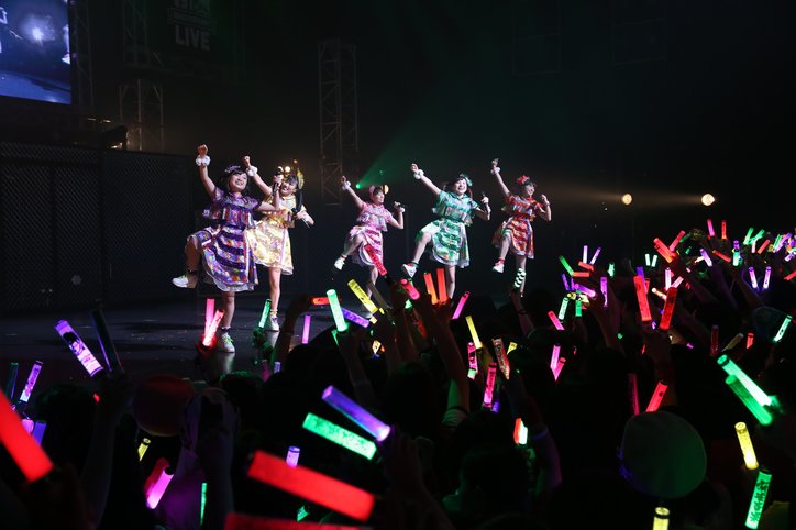 ももクロがカラーチェンジ・ツインテール・サンシャイン池崎!AbemaTV1周年ライブで熱演