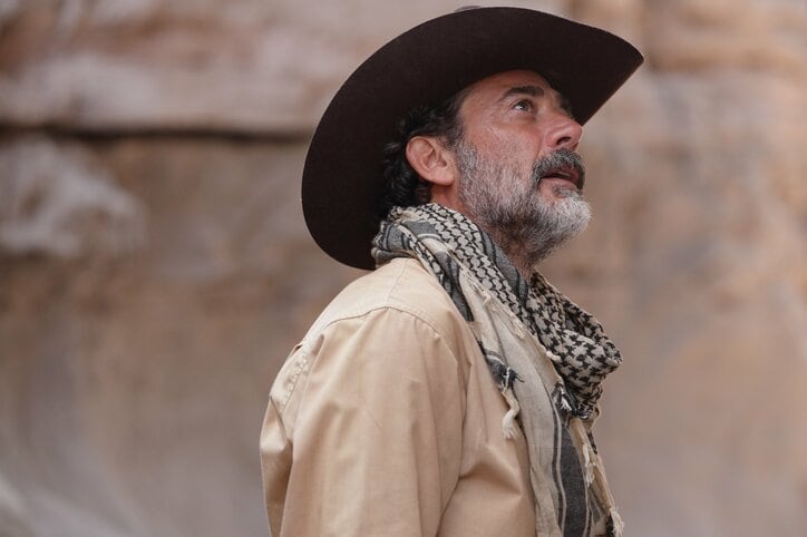 「ウォーキング・デッド」ジェフリー、今度の役は砂漠のスナイパー　凶器を“バット”から“ライフル”に