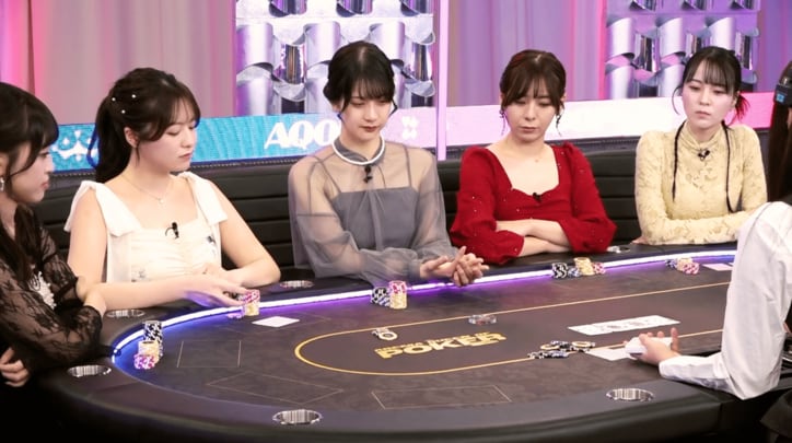 【映像】「顔面偏差値高すぎ」ポーカー美女たちの豪華絢爛なドレス姿