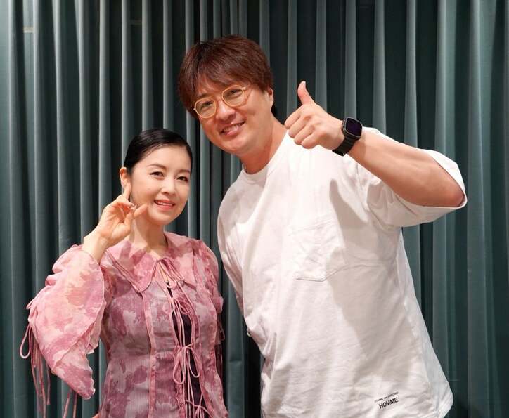 【写真・画像】演歌歌手の藤あや子、純烈・酒井一圭との2ショット公開「いつも明るくパワフルで優しい方」ラジオ収録で共演　1枚目