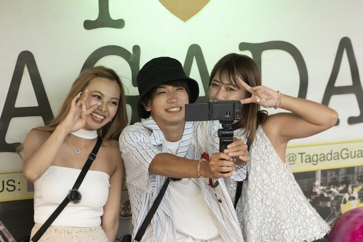 2人のセクシー美女と遊園地でイチャイチャ…ハタチの男子のはじけっぷりにニューヨーク屋敷「明日地球が滅ぶヤツの遊び方」『シャッフルアイランド Season2』 