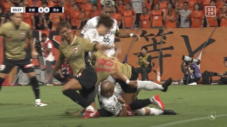 【映像】選手6人がもみくちゃになる珍光景