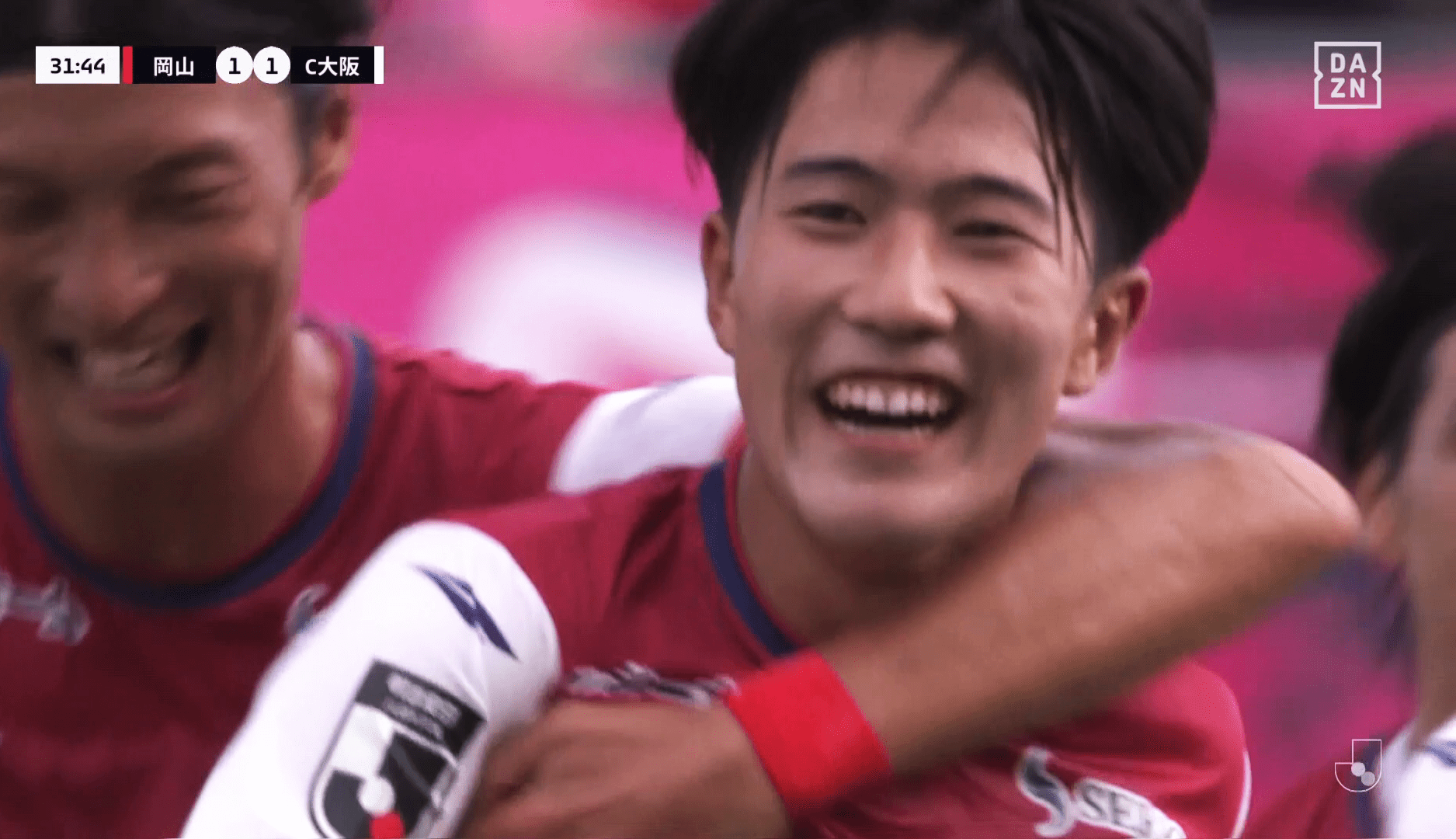 歓喜する佐藤龍之介