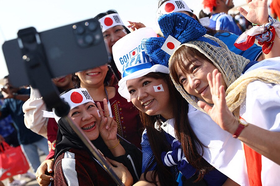 W杯 世界一の美人 と話題の日本人サポーター スペイン戦へ必勝祈願に反響 勝利の女神 Football Zone Fifa ワールドカップ 22 完全ガイド By Abema