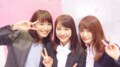平祐奈、川栄李奈&飯豊まりえとスーツ姿でキュートなピースショット