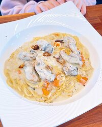 みきママ『ランチは牡蠣のチャウダー→牡蠣のクリームパスタです！！』