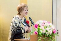 デヴィ夫人『たかの友梨美容専門学校 第6期卒業式』