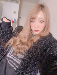 日菜あこ『ギャルママ「娘の為に金髪を黒髪に」』