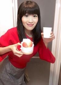 綾瀬はるかの“細いウエスト”ものまねを公開「ご本人は、めっちゃ可愛くたべるんだろうなぁ」