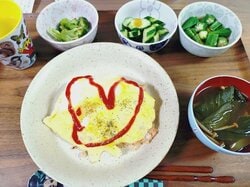 山田花子、次男が“おかわりした”大好物の手作り晩ごはんを公開 次男のリアクションに反響「可愛い」「照れてるのかな？」