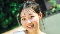 「お腹がチャームポイント」 ミスマガ2025ファイナリスト・可児愛梨、夏テーマのフレッシュなグラビア 『FLASH』登場