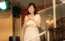 2年前に離婚の及川奈央、“芸能人お見合い”に美しい肩&背中出しワンピース姿で登場！ダメンズと恋愛してきた過去も明らかに