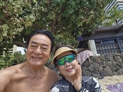 高橋英樹、夫婦で“水着ショット”を公開「ハワイでもっと！パワーをもらって2026もパワフルに」