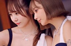 「グラビア戦士」美人すぎるマネージャー＆圧巻ボディのギャル、人気インフルエンサーに水着グラビア撮影方法を指導