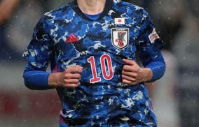 日本代表のW杯ユニフォームがリーク!? 迷彩柄からシンプルなものに、出所は漫画の表紙