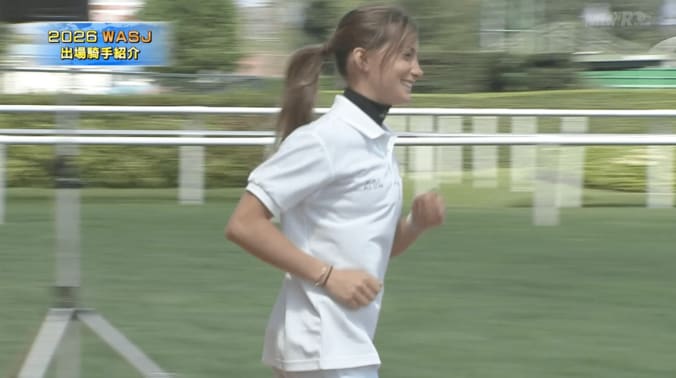 「ビジュ良すぎ」フランス出身“27歳美人騎手”が札幌に降臨