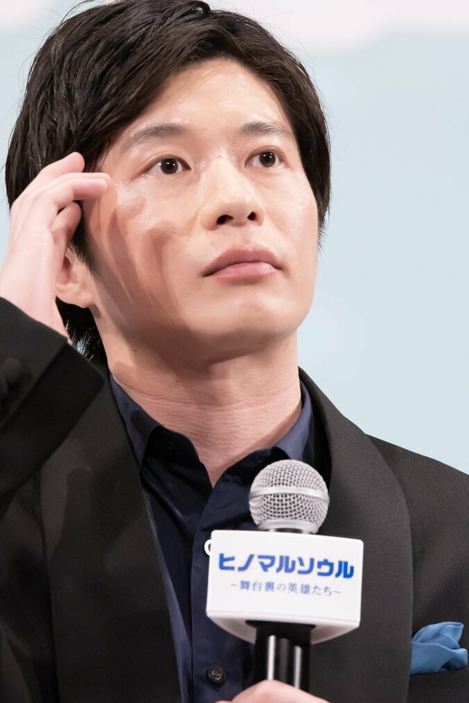 田中圭、飲み会エピソードに苦笑い「その話は止めようか」と慌ててブレーキ 20枚目