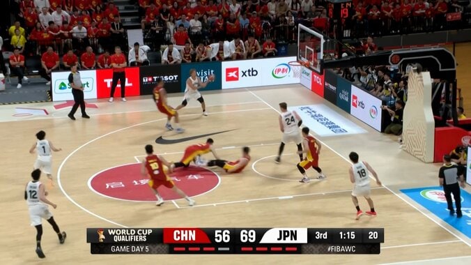 中国選手が大混乱！日本代表PGの“神パス”が脚光「味方同士でぶつかってるやん」「ここしかないコース」【バスケW杯予選】 3枚目