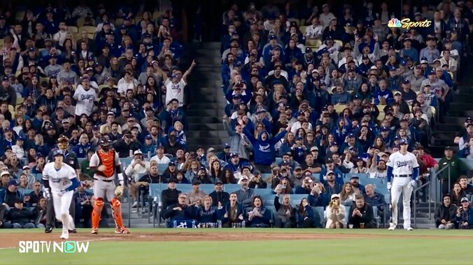 【写真・画像】大谷翔平、移籍後初アーチでドジャースタジアム“総立ち”の圧巻光景 大歓声やまず「感動」の声　1枚目