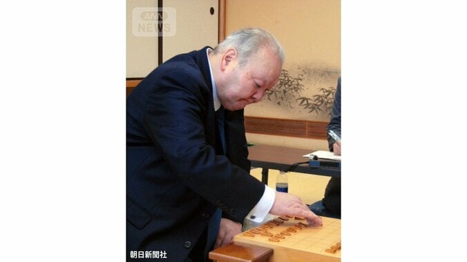 2017年6月20日 初手を指す加藤一二三九段