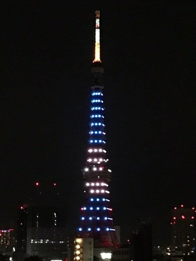 ヒロミ　ブログにスマステカラーの東京タワー写真掲載「おつかれさん」 1枚目